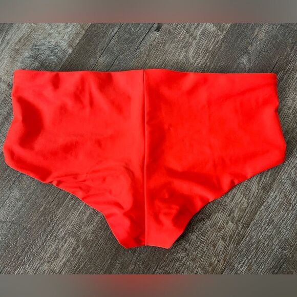 Nike Women Hydralock Fusion Cheeky Kickshort-Size Medium - Picture 2 of 9